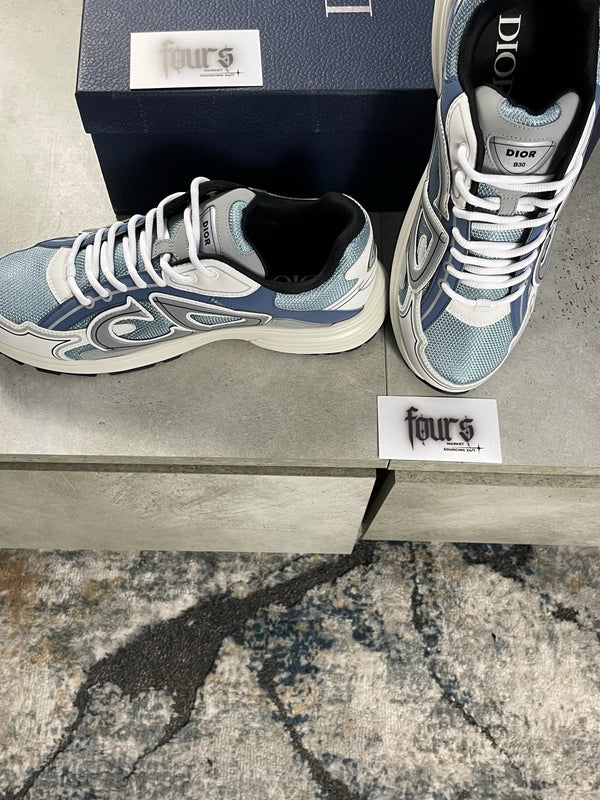 B30 Sneakers Light Blue/Grey (Size 8)